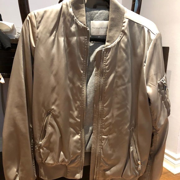 Aritzia Babaton Bomber - Picture 1 of 6